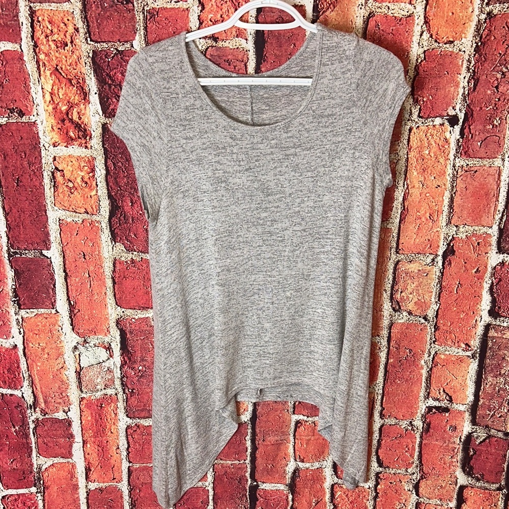 Acemi Gray Heather Asymmetrical Hem Women’s Top Blouse Large